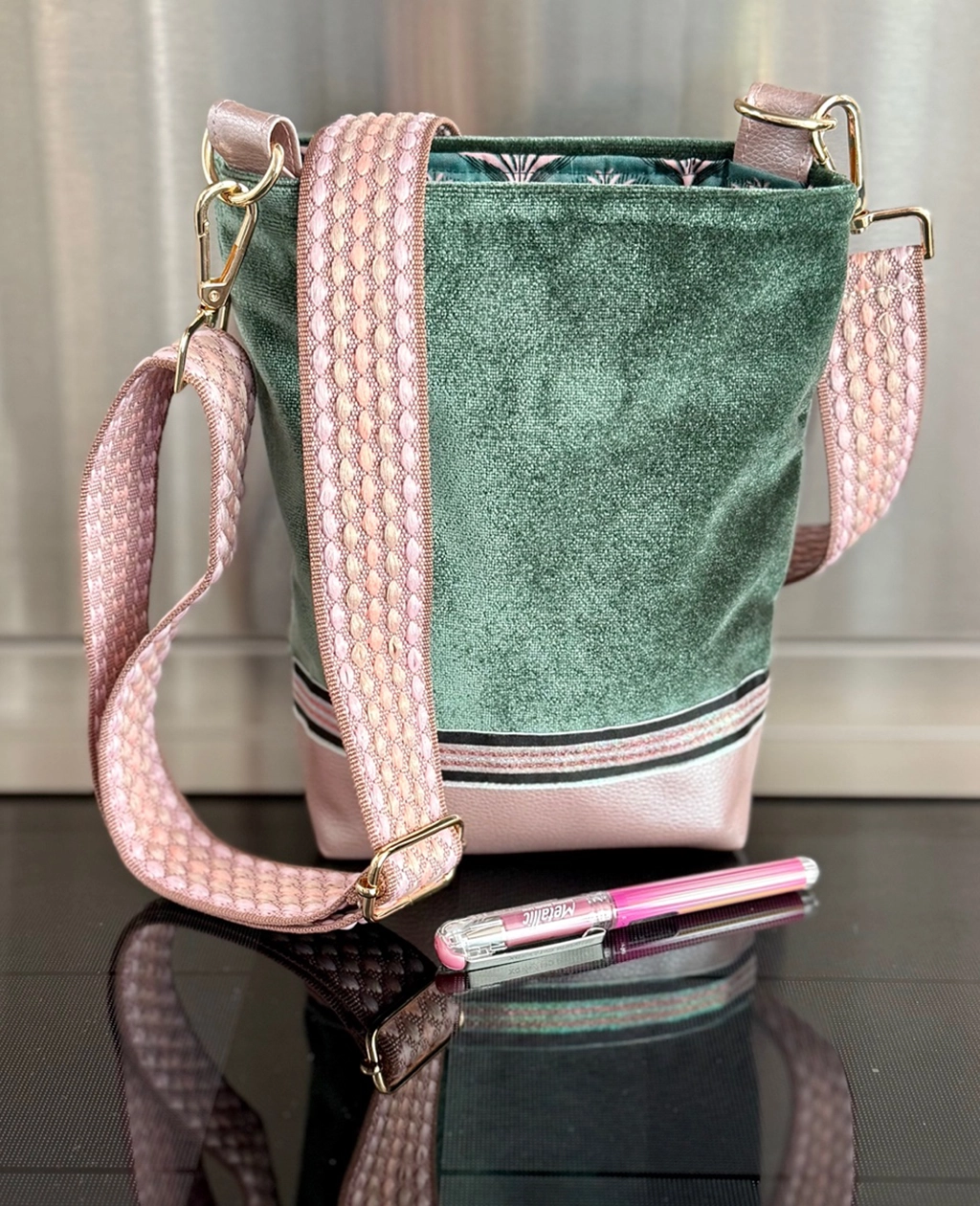 handgemachte Shopper-Tasche Swiss Made aus Möbelstoff