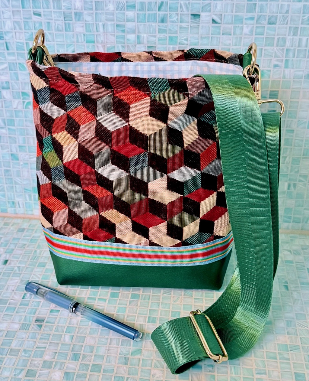 handgemachte Shopper-Tasche Swiss Made aus Möbelstoff